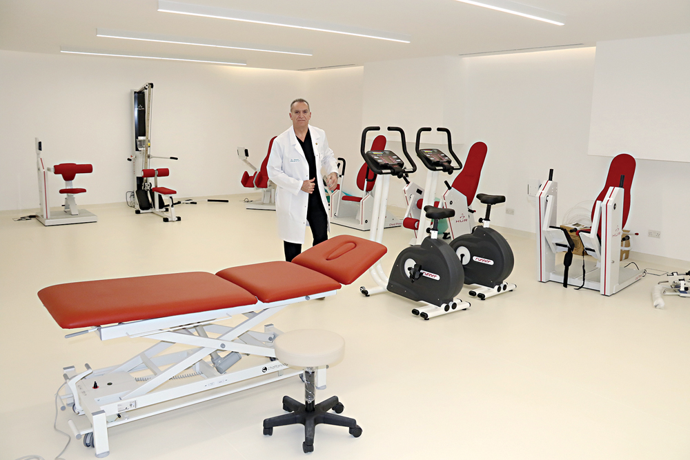 صالة العلاج الطبيعي مجهزة بأحدث المعدات