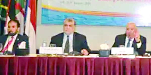 u0627u0644u0645u0633u062au0634u0627u0631 u062cu0627u0644u0633u0627u064b u0639u0644u0649 u0627u0644u0645u0646u0635u0629