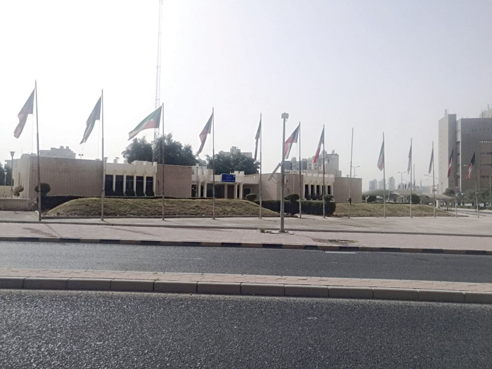 u0627u0644u0639u0644u0645 u064au0631u062au0641u0639 u0641u064a u0627u0644u0634u0648u0627u0631u0639 u0648u0627u0644u0645u064au0627u062fu064au0646