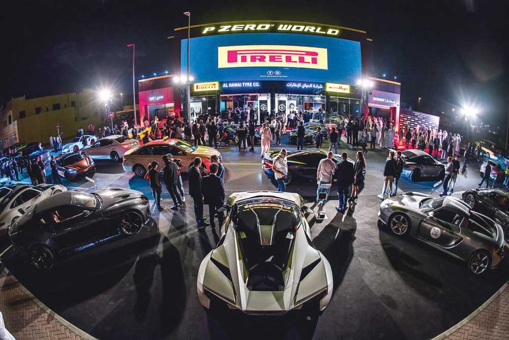 تألق السيارات بمنتجات «بيريللي» خلال الافتتاح