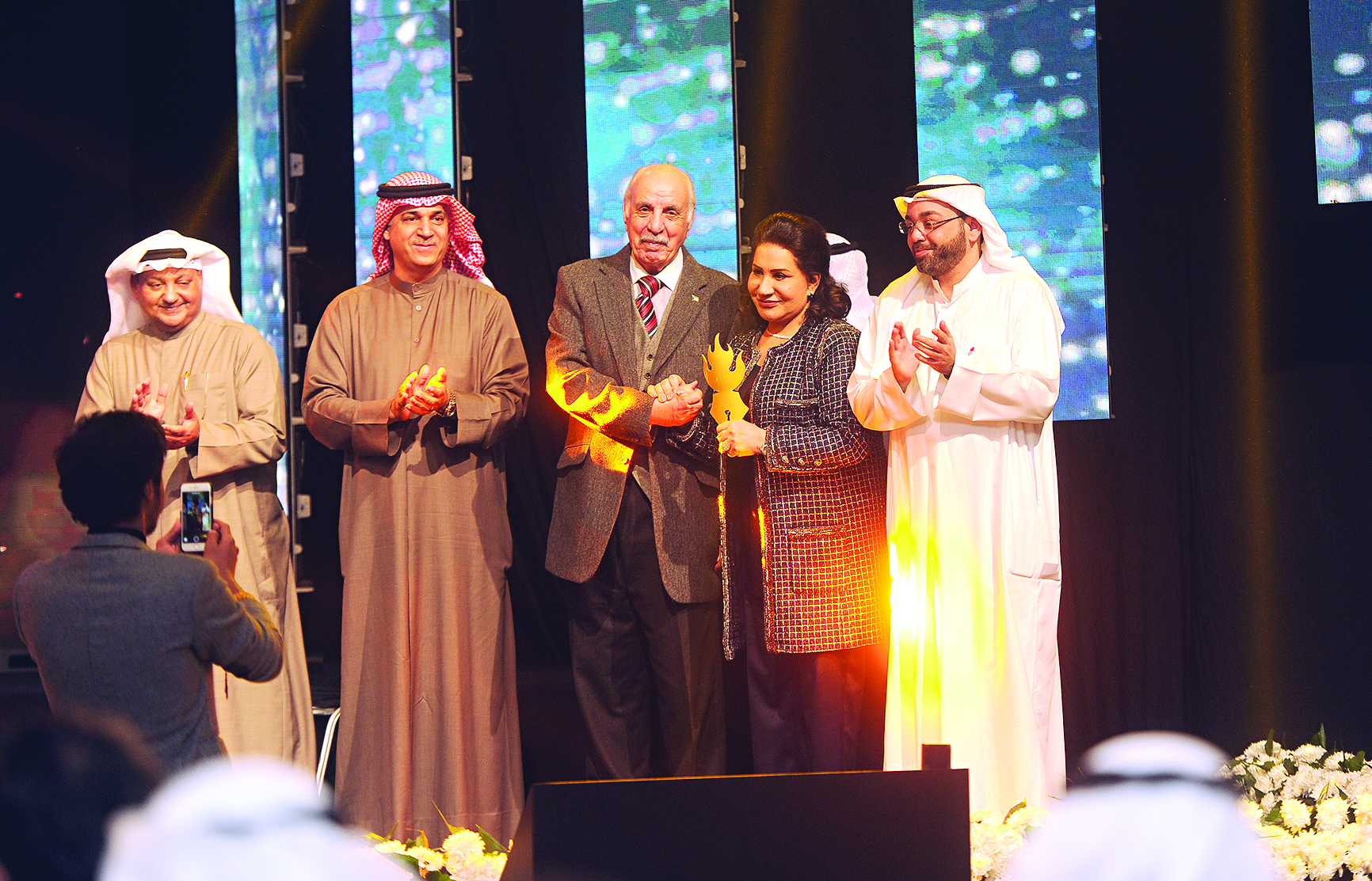 سعاد عبدالله تتسلّم درعها 