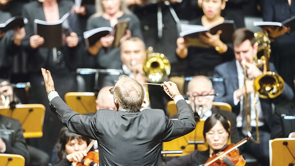 ريتشارد بوشمان يقود المجموعة