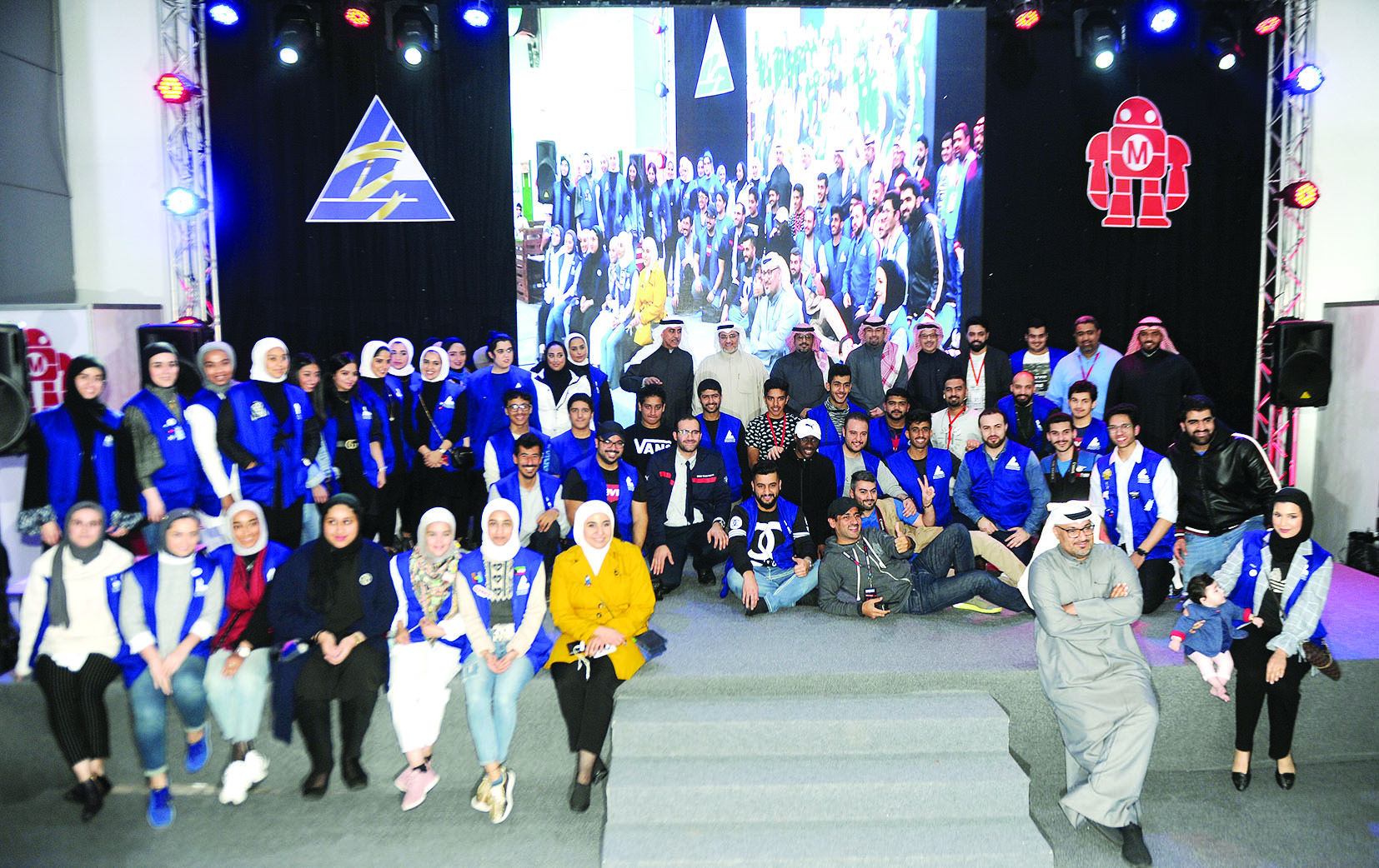 مشاركون في الحفل	( تصوير بسام زيدان)