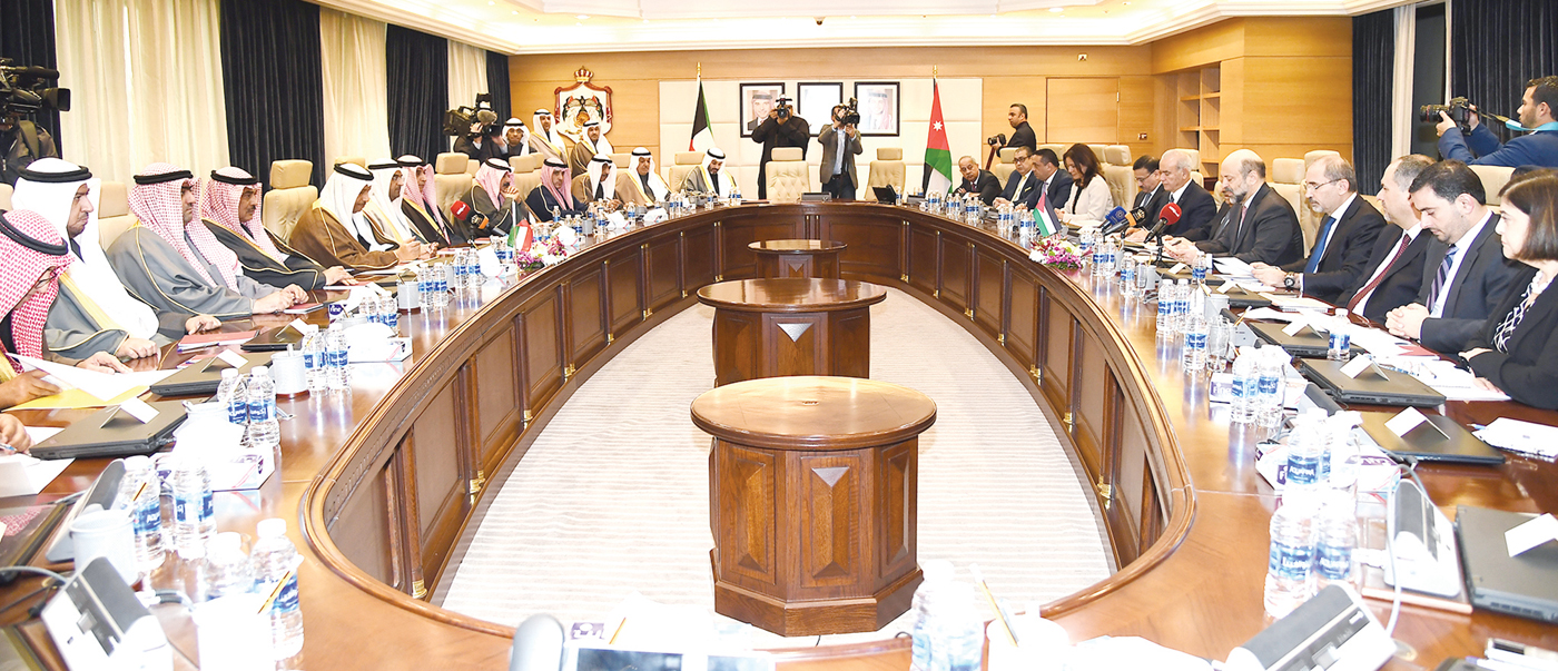 وفدا البلدين خلال المحادثات