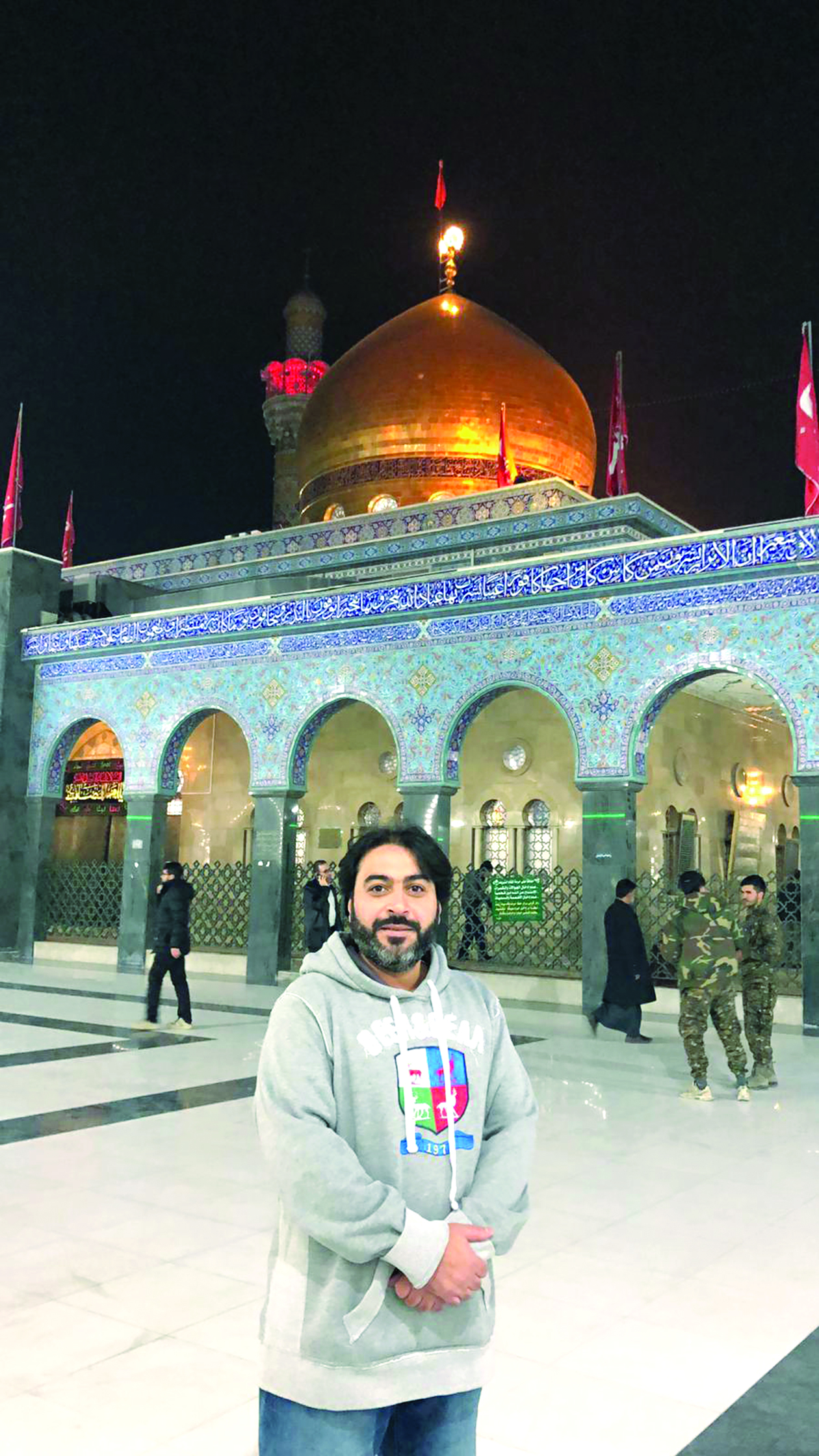 بدر بهبهاني في حرم مسجد السيدة زينب