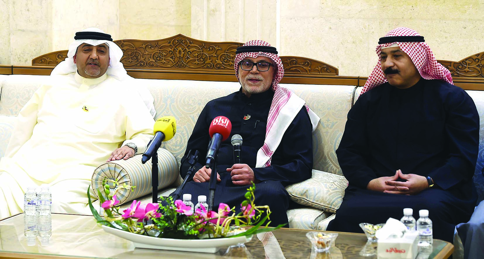 u0635u0644u0627u062d u062eu0648u0631u0634u064au062f u0645u062au062du062fu062bu0627 u0641u064a u062fu064au0648u0627u0646u064au0629 u0641u064au0635u0644 u0627u0644u0639u0645u0631   t  (u062au0635u0648u064au0631 u0623u0633u0639u062f u0639u0628u062fu0627u0644u0644u0647)