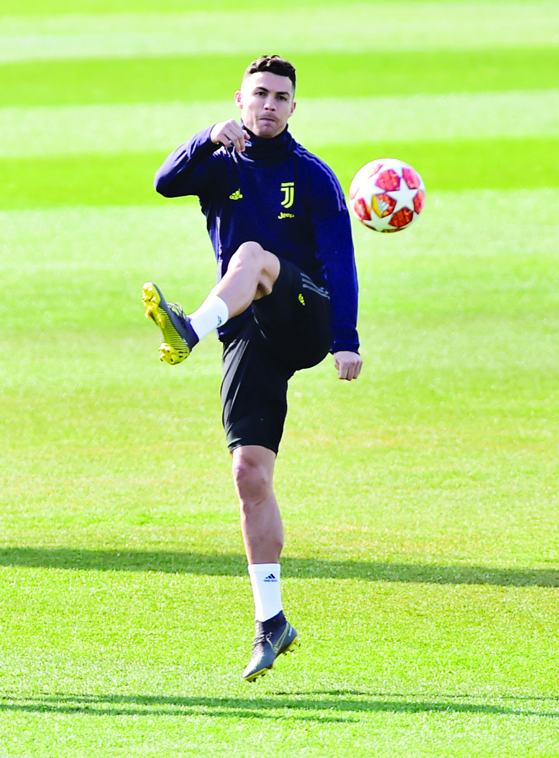 كريستيانو رونالدو خلال تدريبات يوفنتوس أمس                                 	                            (رويترز)