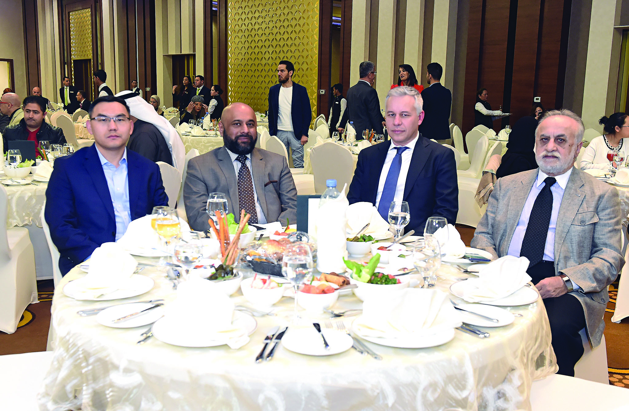 حسان حوحو وإديفال هاغري وروهيت راماشاندران وجيانغ جوانجو