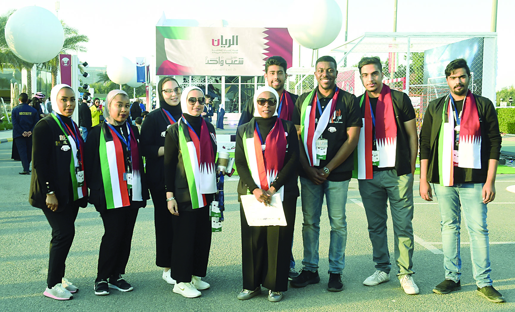 مجموعة من القائمين على الفعاليات