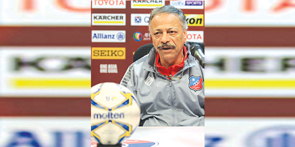 u0645u062fu0631u0628 u00abu0627u0644u0623u0628u064au0636u00bb u0645u062du0645u062f u0639u0628u062fu0627u0644u0644u0647 u0645u062au062du062fu062bu0627u064b u0641u064a u0627u0644u0645u0624u062au0645u0631 u0627u0644u0635u062du0627u0641u064a u0623u0645u0633    t (u0627u0644u0645u0631u0643u0632 u0627u0644u0625u0639u0644u0627u0645u064a u0644u0646u0627u062fu064a u0627u0644u0643u0648u064au062a)