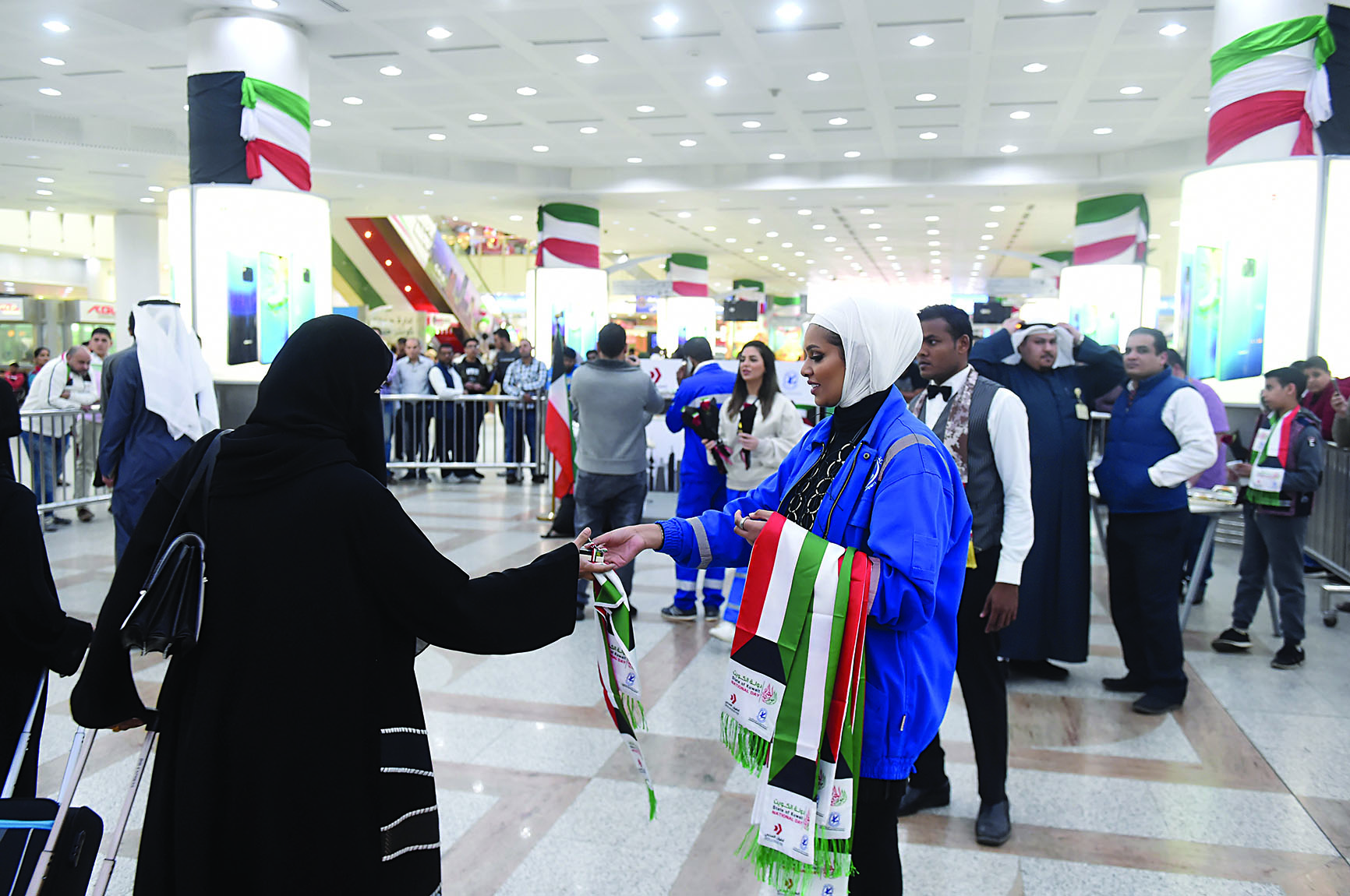 u0623u0639u0644u0627u0645 u0648u0623u0648u0634u062du0629 u0645u0646 u00abu0646u0641u0637 u0627u0644u0643u0648u064au062au00bb u0644u0644u0645u0633u0627u0641u0631u064au0646 t(u062au0635u0648u064au0631 u0623u0633u0639u062f u0639u0628u062fu0627u0644u0644u0647)