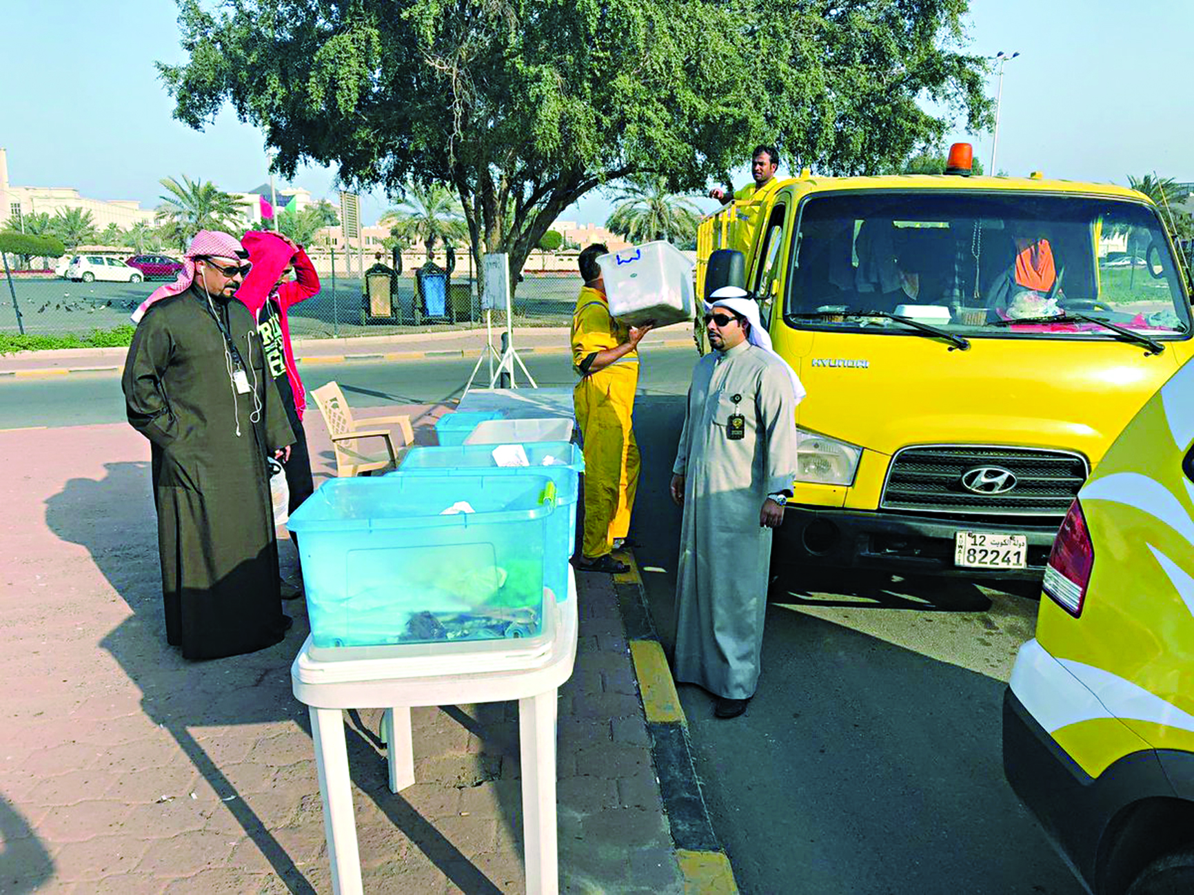 u0631u062cu0627u0644 u0627u0644u0628u0644u062fu064au0629 u064au0634u0631u0641u0648u0646 u0639u0644u0649 u0636u0628u0637u064au0627u062a u0627u0644u0628u0627u0639u0629 u0627u0644u0645u062au062cu0648u0644u064au0646