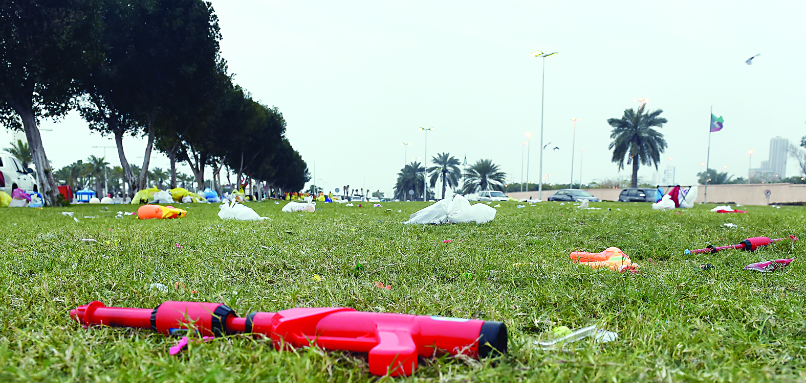 ... وألقيت الأسلحة!