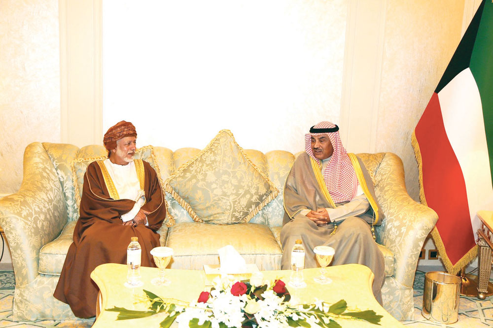 ... وخلال لقائه بن علوي