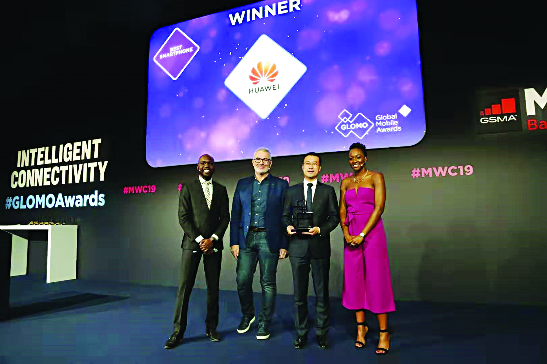 u0641u0631u064au0642 u0627u0644u0634u0631u0643u0629 u0645u062au0633u0644u0651u0645u0627u064b u0627u0644u062cu0627u0626u0632u0629