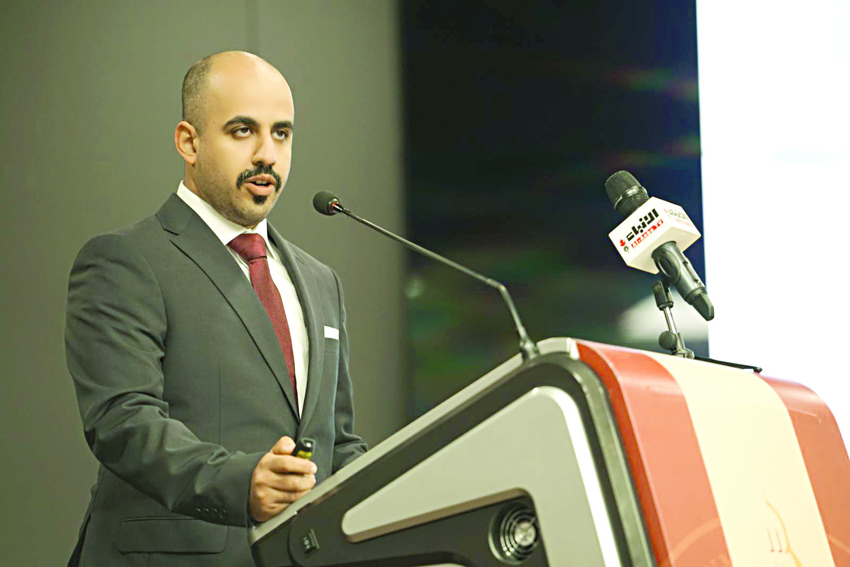 u062du0633u064au0646 u0627u0644u0645u0637u0648u0639