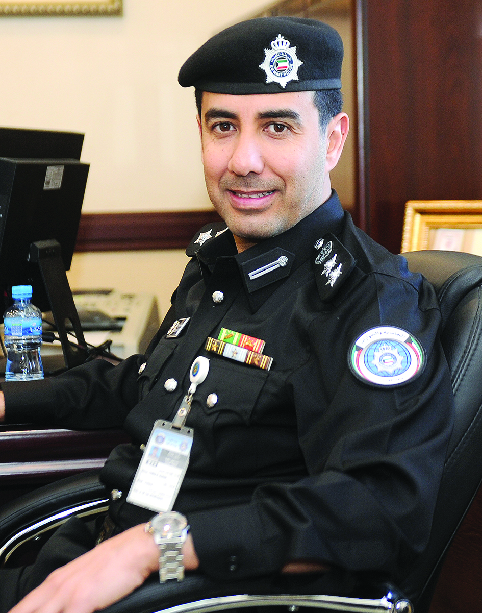 ابتسامة رضا على وجه العقيد الرومي في اليوم الأول