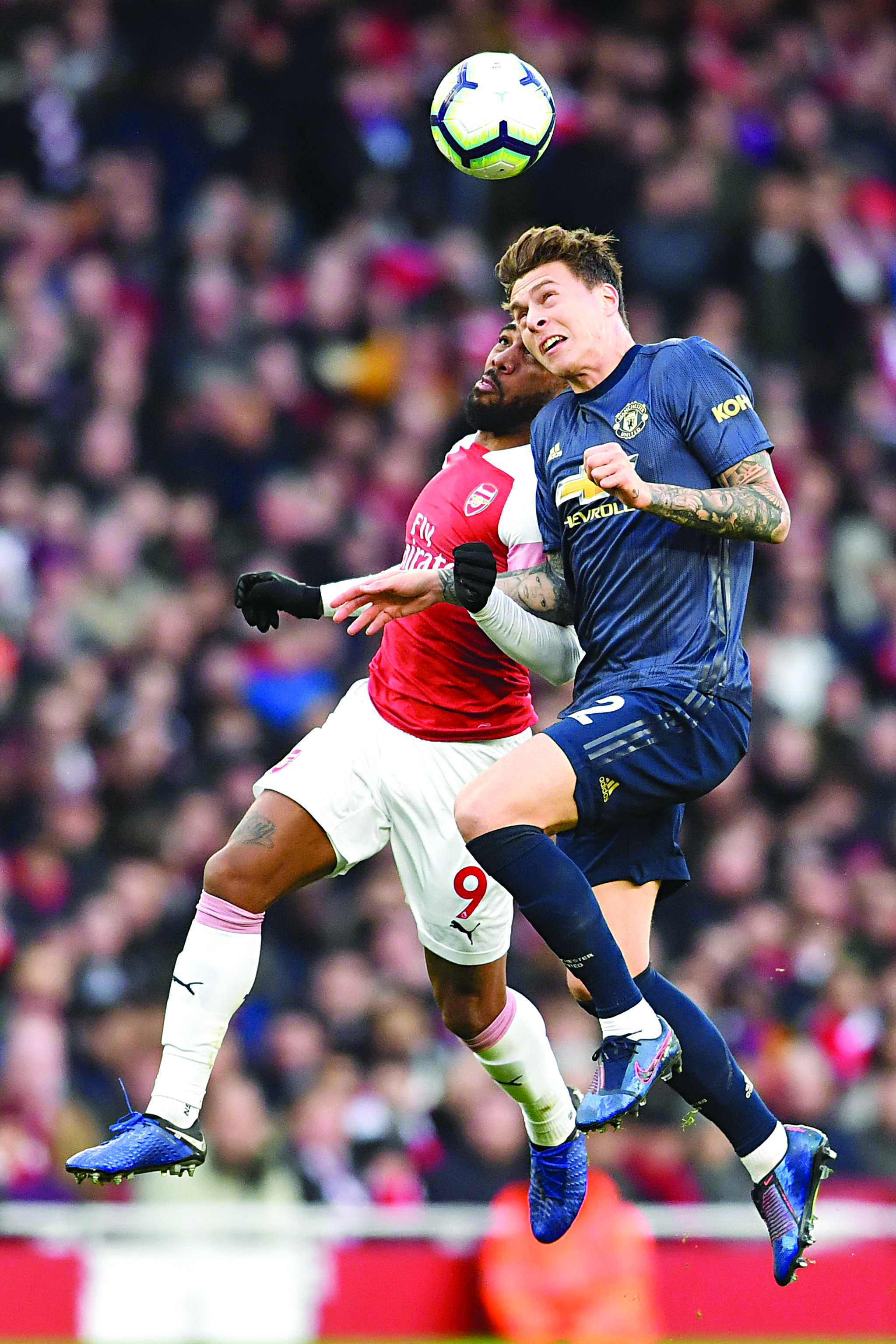 u0641u064au0643u062au0648u0631 u0644u064au0646u062fu064au0644u0648u0641 u0648u0623u0644u0643u0633u0646u062fu0631 u0644u0627u0643u0627u0632u064au062a  u0641u064a u0635u0631u0627u0639 u0637u0627u0626u0631 u0639u0644u0649 u0627u0644u0643u0631u0629 (u0623 u0641 u0628)