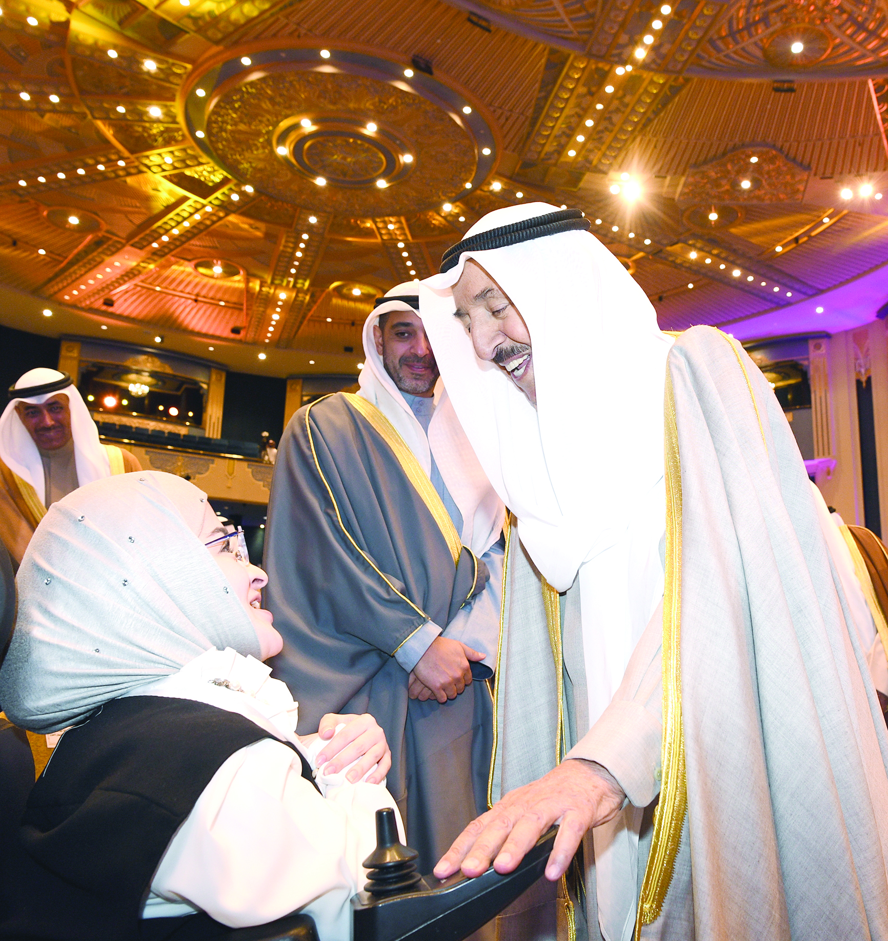 حديث بين صاحب السمو والمتطوعة سارة المرهون من برنامج «كفو»