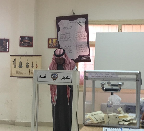 وزير المالية الأسبق مصطفى الشمالي يدلي بصوته