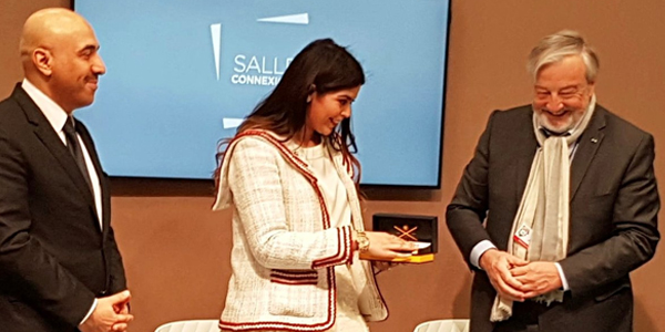 u0641u0636u064au0644u0629 u0627u0644u0635u0628u0627u062d u062au062au0633u0644u0645 u0627u0644u062cu0627u0626u0632u0629 u0645u0645u062bu0644u0629 u0639u0646 u0627u0644u062fu0643u062au0648u0631u0629 u0633u0639u0627u062f u0627u0644u0635u0628u0627u062d 