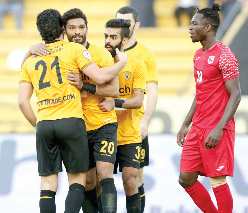 u0641u0631u062du0629 u00abu0642u062fu0633u0627u0648u064au0629u00bb u0641u064a u0627u0644u0645u0628u0627u0631u0627u0629 u0623u0645u0627u0645 u0627u0644u0641u062du064au062du064au0644 t  (u0627u0644u0623u0632u0631u0642 u062fu0648u062a u0643u0648u0645)