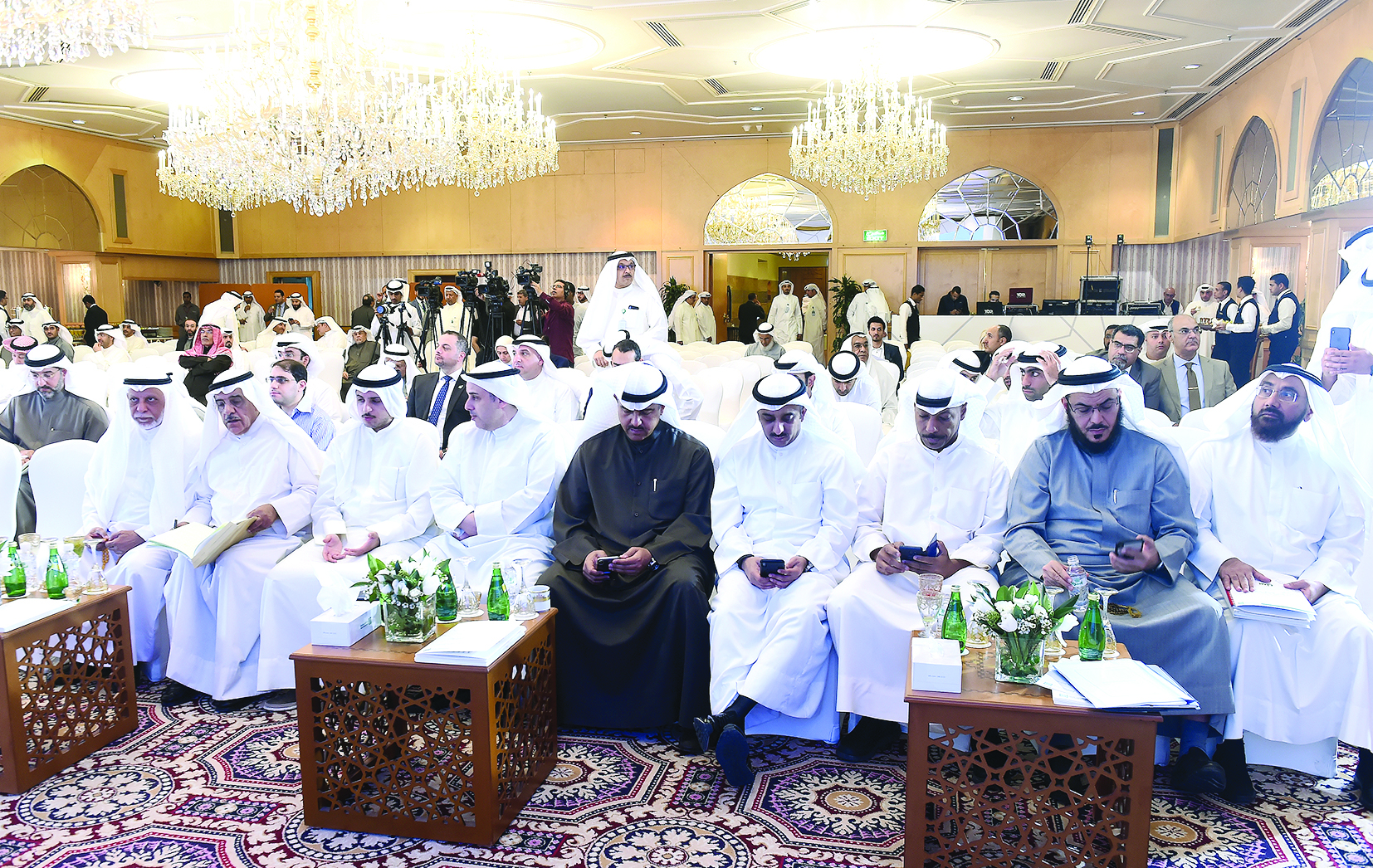 جانب من المساهمين