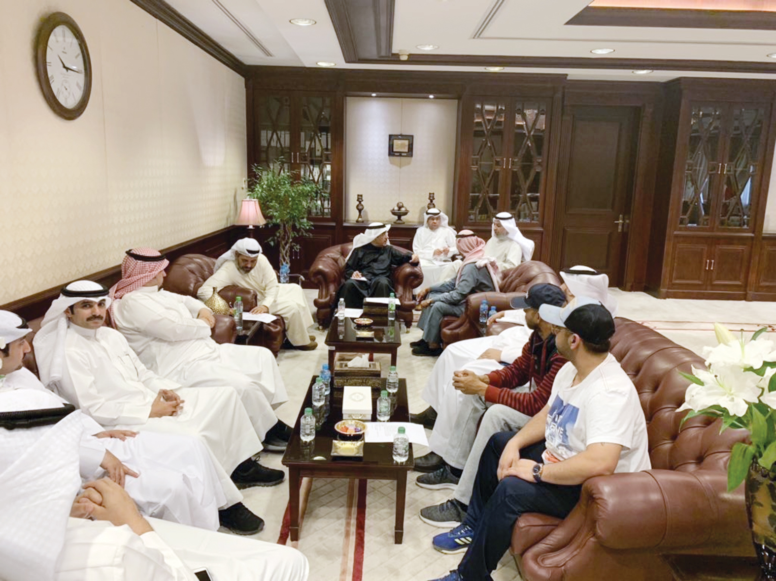 الوقيان وقيادات «السكنية» يستمعون لمطالب الأهالي