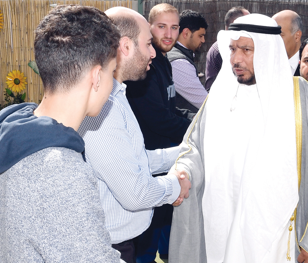 مبعوث سمو الأمير معزياً أسر الشهداء في نيوزيلندا