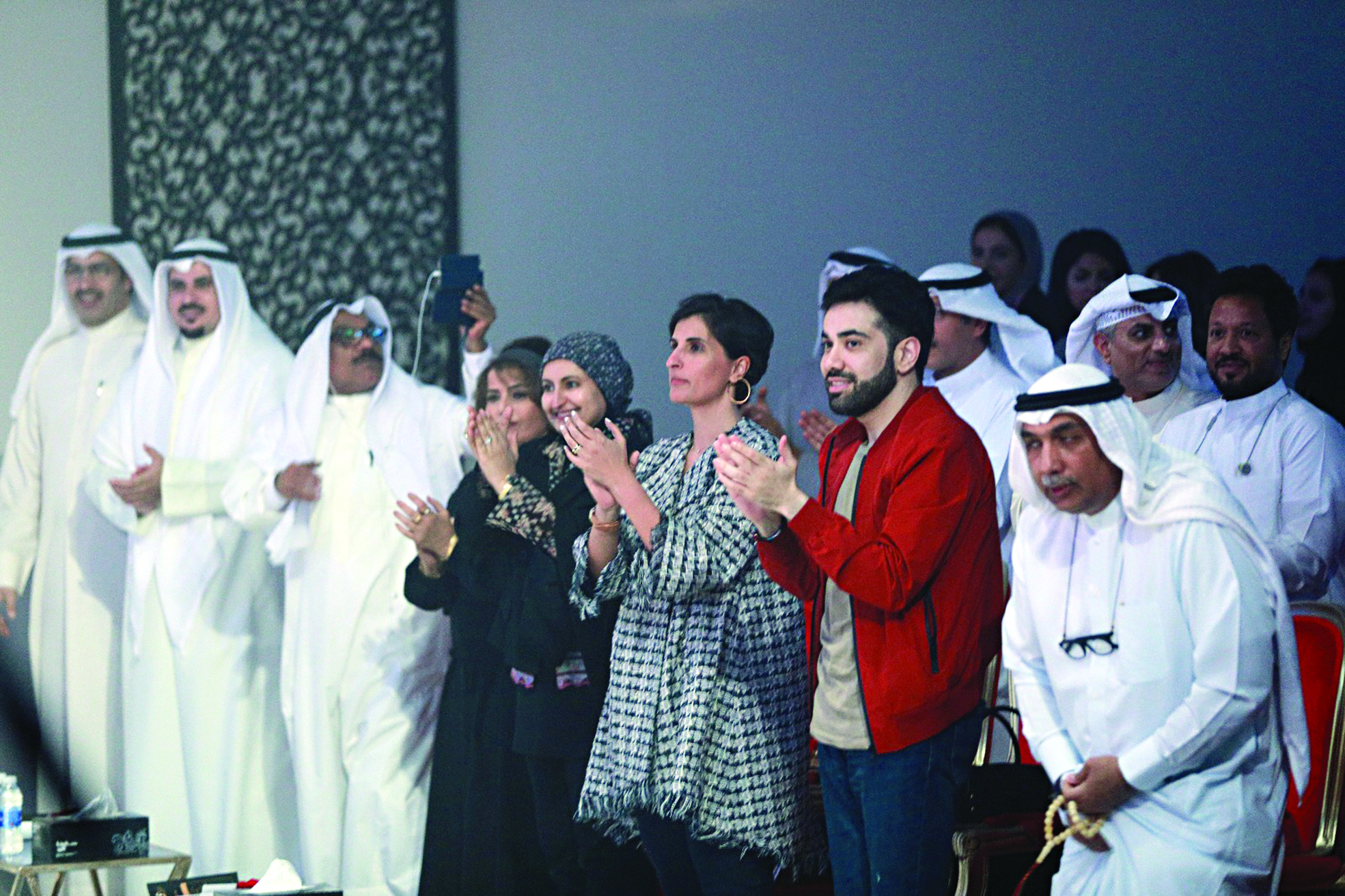 الجمهور يتفاعل مع «أوركسترا الإنسانية السيمفونية» 