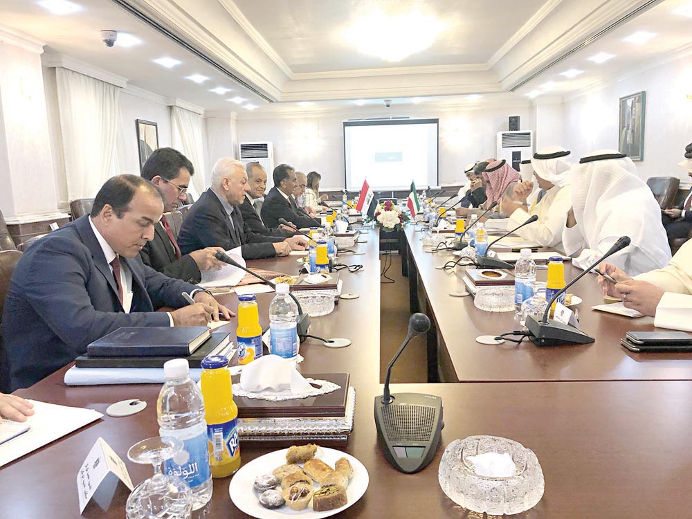 u062cu0627u0646u0628 u0645u0646 u0627u062cu062au0645u0627u0639 u0627u0644u0648u0641u062fu064au0646 u0627u0644u0643u0648u064au062au064a u0648u0627u0644u0639u0631u0627u0642u064a