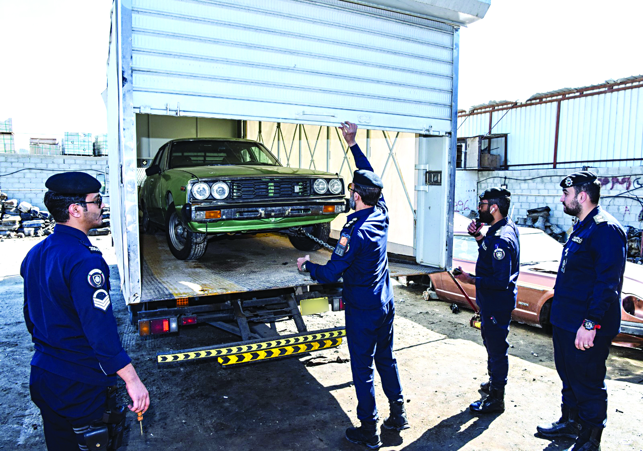 u0625u0642u0641u0627u0644 u0627u0644u0628u0627u0628 u0639u0644u0649 u0627u0644u0645u062eu0627u0644u0641u0627u062a