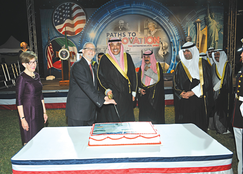 u0635u0628u0627u062d u0627u0644u062eu0627u0644u062f u064au0634u0627u0631u0643 u0627u0644u0633u0641u064au0631 u0627u0644u0623u0645u064au0631u0643u064a u0642u0637u0639 u0642u0627u0644u0628 u0627u0644u062du0644u0648u0649 u0628u062du0636u0648u0631 u0627u0644u0631u0648u0636u0627u0646 u0648u0627u0644u062cu0627u0631u0627u0644u0644u0647 u0648u0632u0648u062cu0629 u0627u0644u0633u0641u064au0631