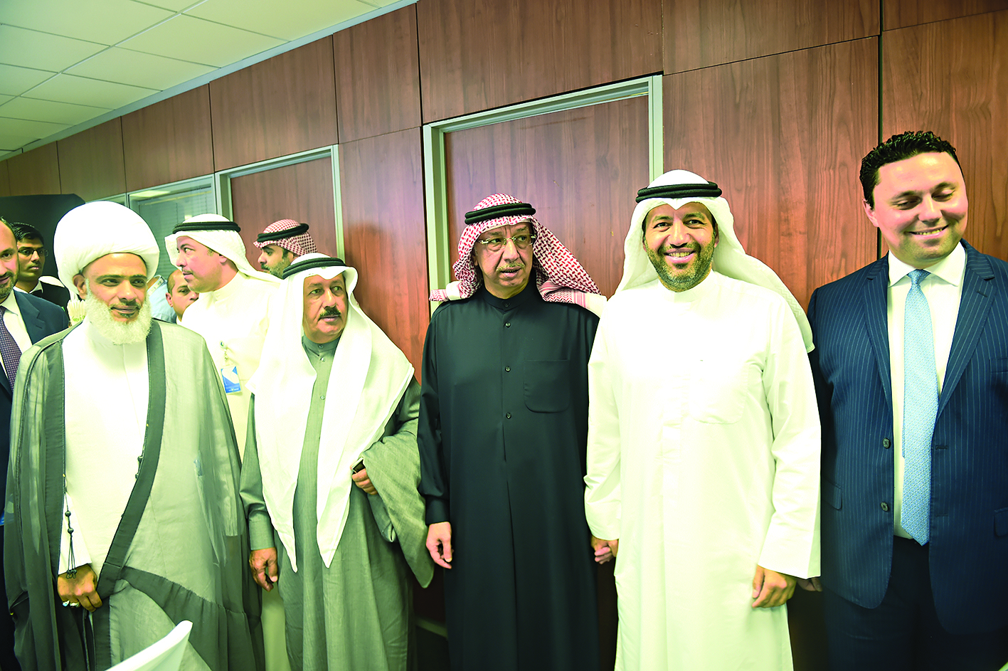 الجراح متوسّطاً جواد وأنور بوخمسين