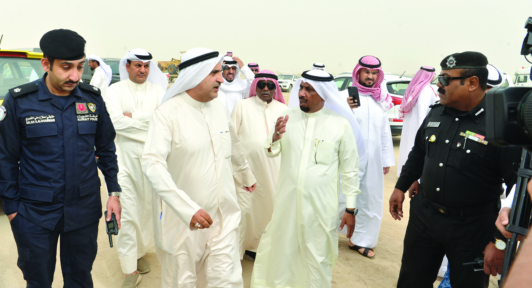 جمعة في حديث مع مستغلي المواقع بحضور أمني