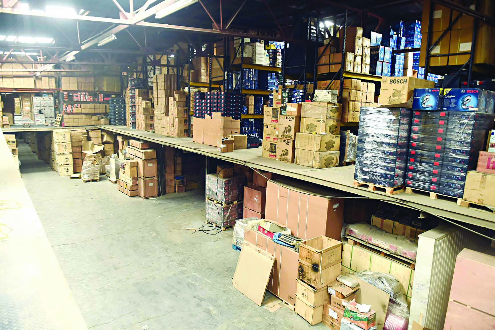 رفوف غير مطابقة للاشتراطات 