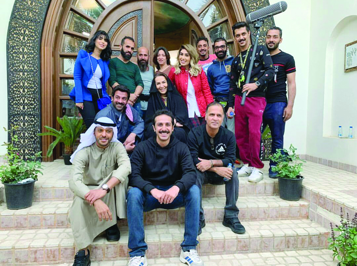 u0641u0631u064au0642 u0627u0644u0639u0645u0644 u0641u064a u0644u0642u0637u0629 u062cu0645u0627u0639u064au0629 