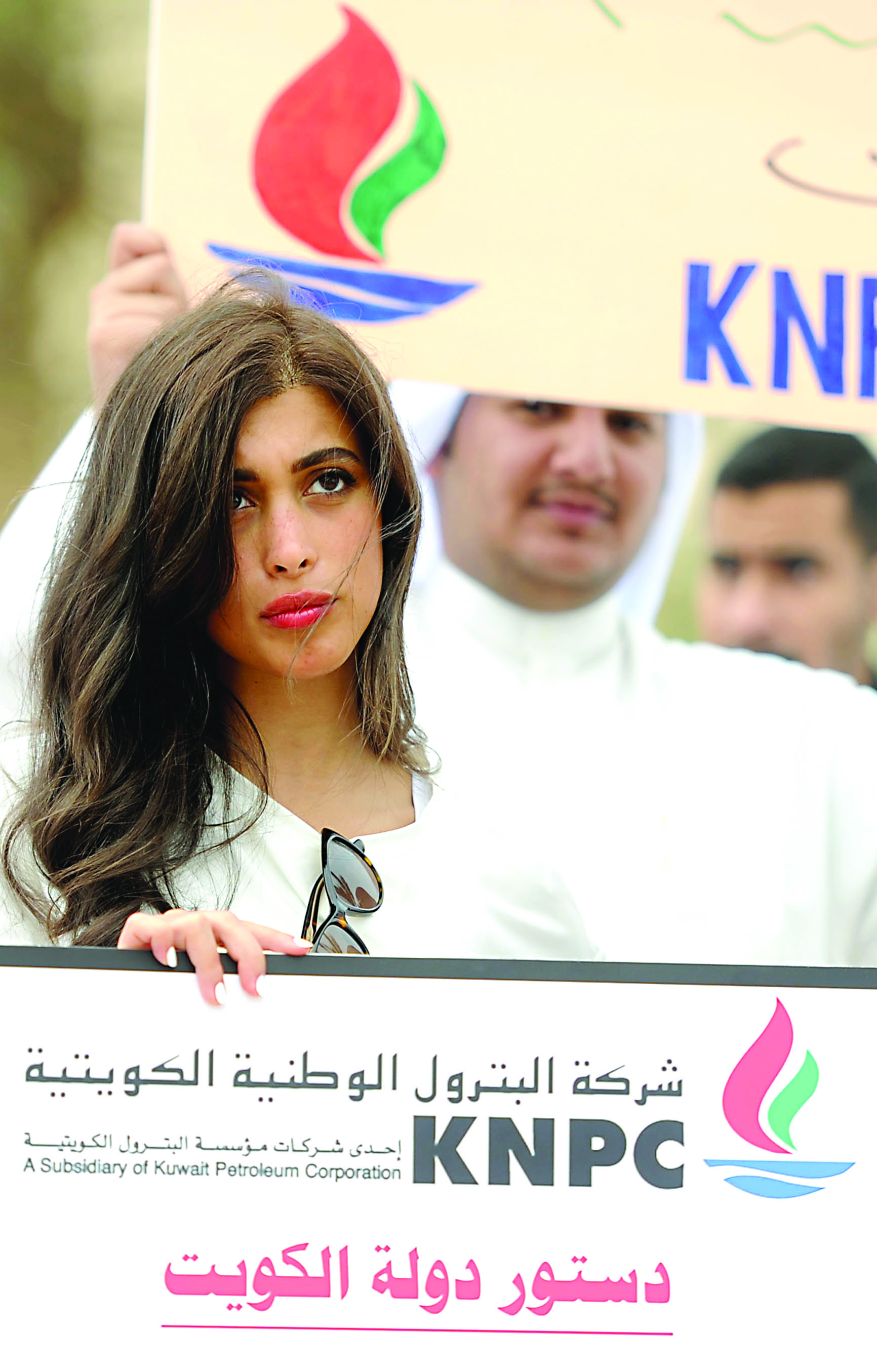 مهندسة تحتمي بالدستور لنيل حقها في التعيين