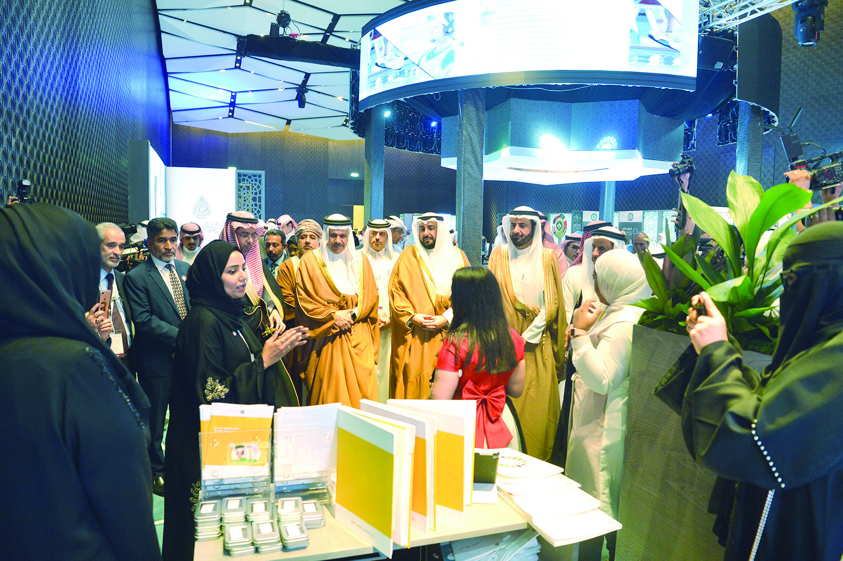 u0627u0644u0648u0632u064au0631u0627u0646 u0627u0644u0635u0628u0627u062d u0648u0627u0644u0631u0628u064au0639u0629 u0648u0627u0644u0632u064au0627u0646u064a u0641u064a u062cu0648u0644u0629 u0639u0644u0649 u0627u0644u0645u0639u0631u0636 u0627u0644u0645u0635u0627u062du0628 u0644u0644u0645u0624u062au0645u0631     t        (u062au0635u0648u064au0631 u0623u0633u0639u062f u0639u0628u062fu0627u0644u0644u0647)