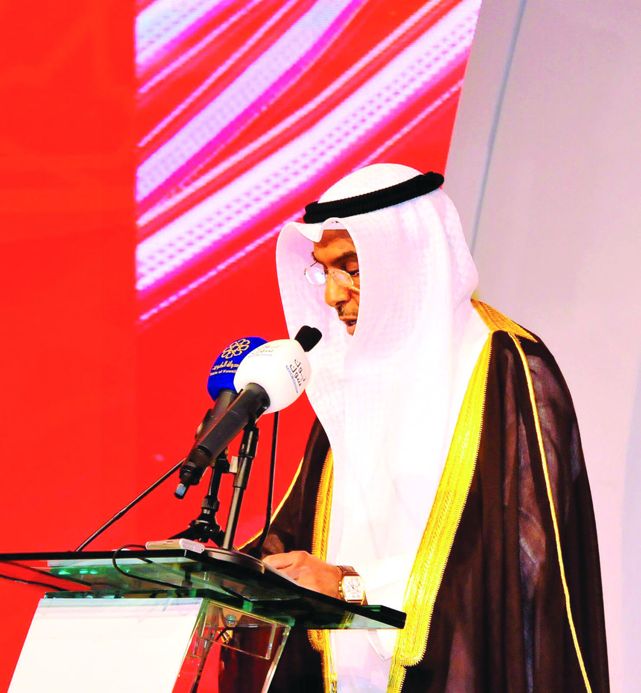 u0627u0644u0634u0639u0644u0629 u0645u062au062du062fu062bu0627u064b u0641u064a u0627u0641u062au062au0627u062d u0627u0644u0645u0633u0627u0628u0642u0629