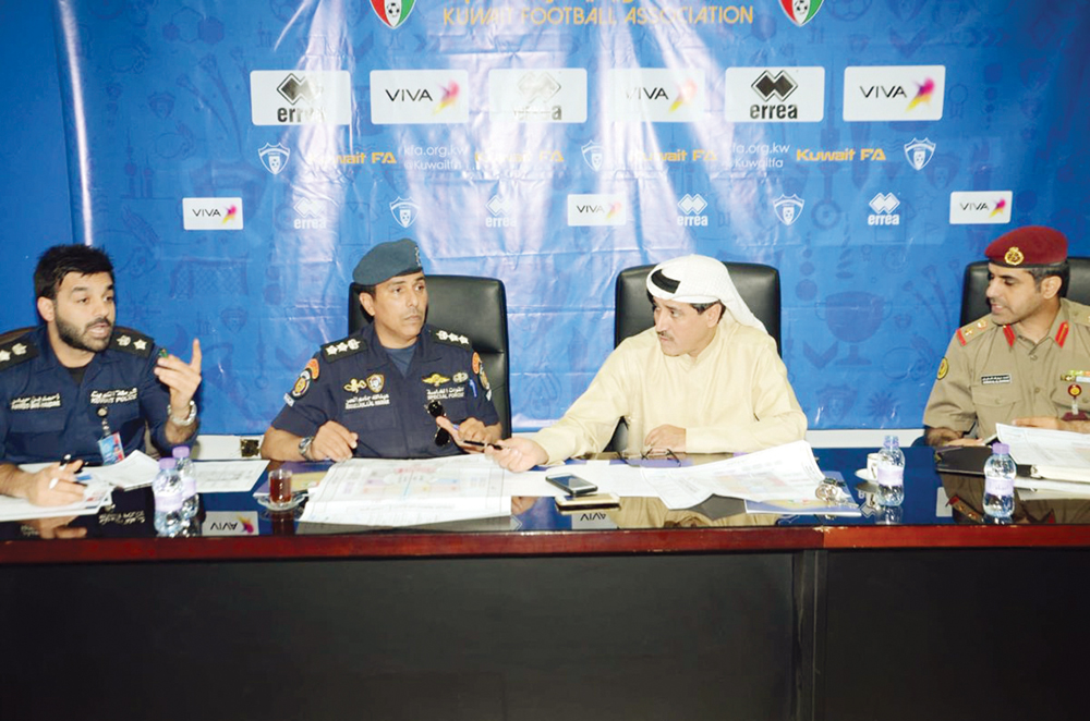 خليل خلال الاجتماع