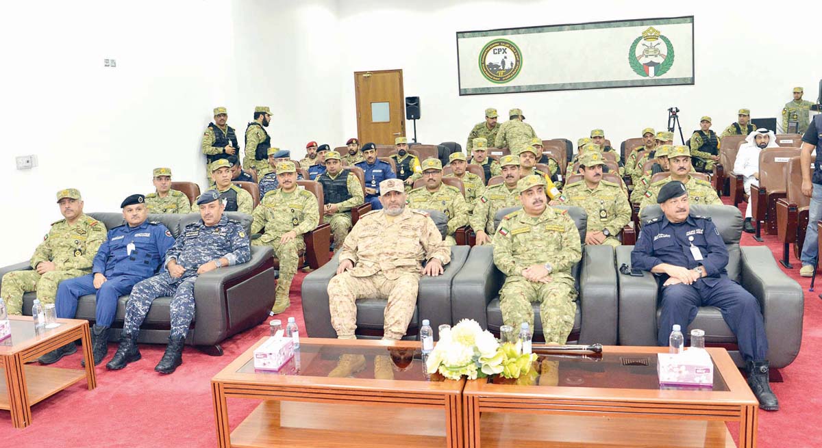 الرفاعي وخالد الصباح وجمال الصايغ وجمال البليهيص وقيادات عسكرية وأمنية يتابعون التمرين