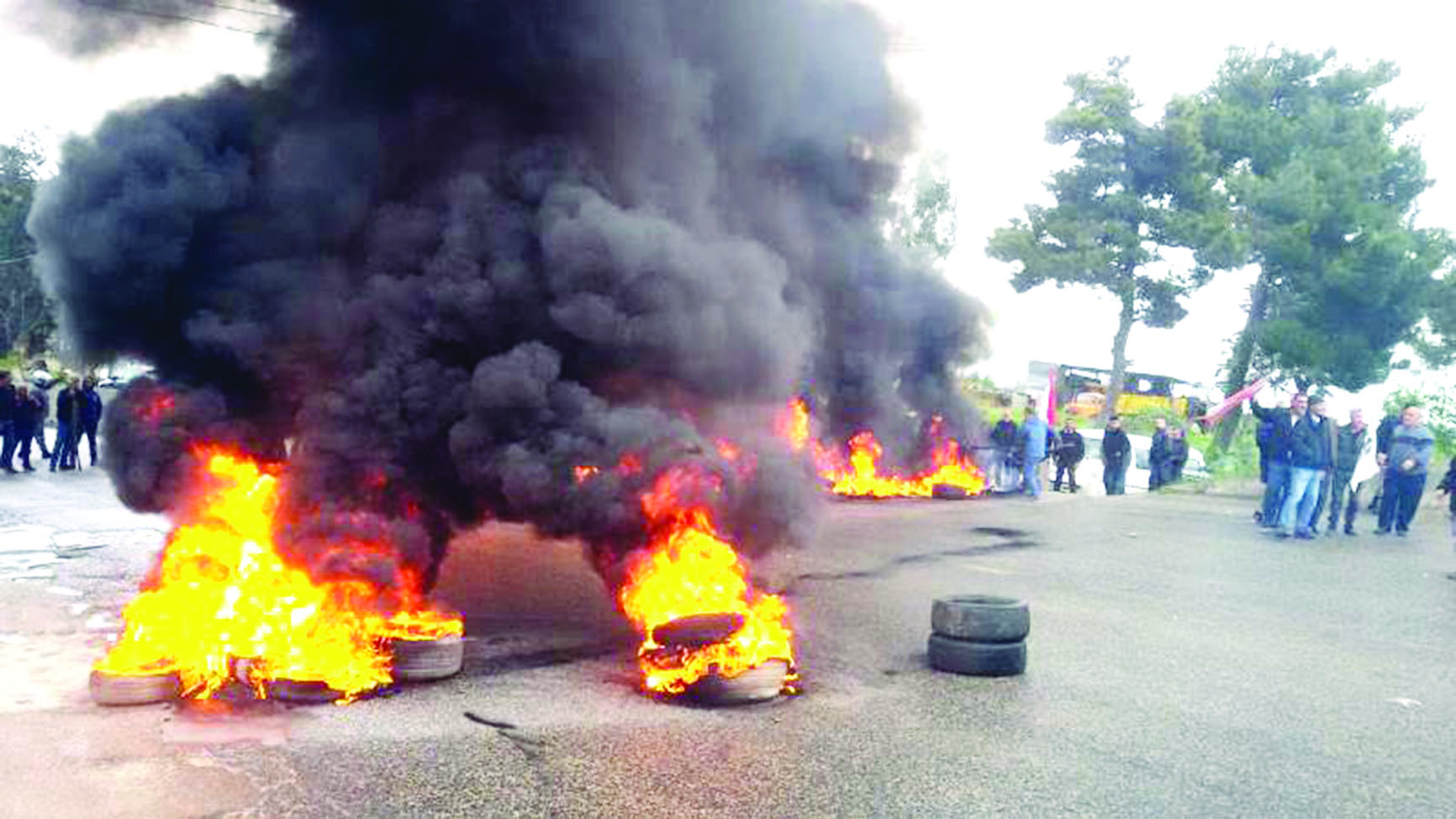 u0639u0633u0643u0631u064au0648u0646 u0644u0628u0646u0627u0646u064au0648u0646 u0645u062au0642u0627u0639u062fu0648u0646 u064au0642u0637u0639u0648u0646 u0625u062du062fu0649 u0627u0644u0637u0631u0642 u0628u0627u0644u0625u0637u0627u0631u0627u062a u0627u0644u0645u0634u062au0639u0644u0629 