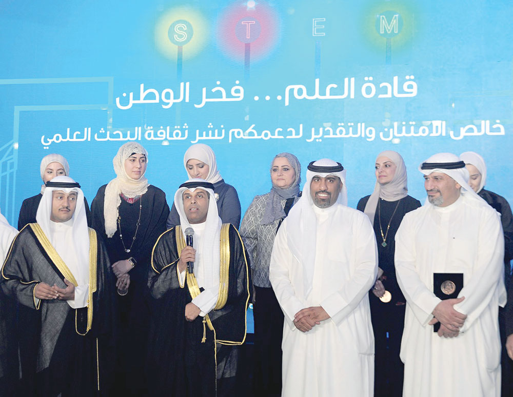 u0627u0644u0641u0627u0636u0644 u0648u0637u0644u0627u0644 u0627u0644u062eu0631u0627u0641u064a u0648u0642u064au0627u062fu0627u062a u0627u0644u0646u0627u062fu064a u0645u0639 u0627u0644u0641u0627u0626u0632u0627u062a u0628u0627u0644u062cu0627u0626u0632u0629 u0627u0644u0643u0628u0631u0649