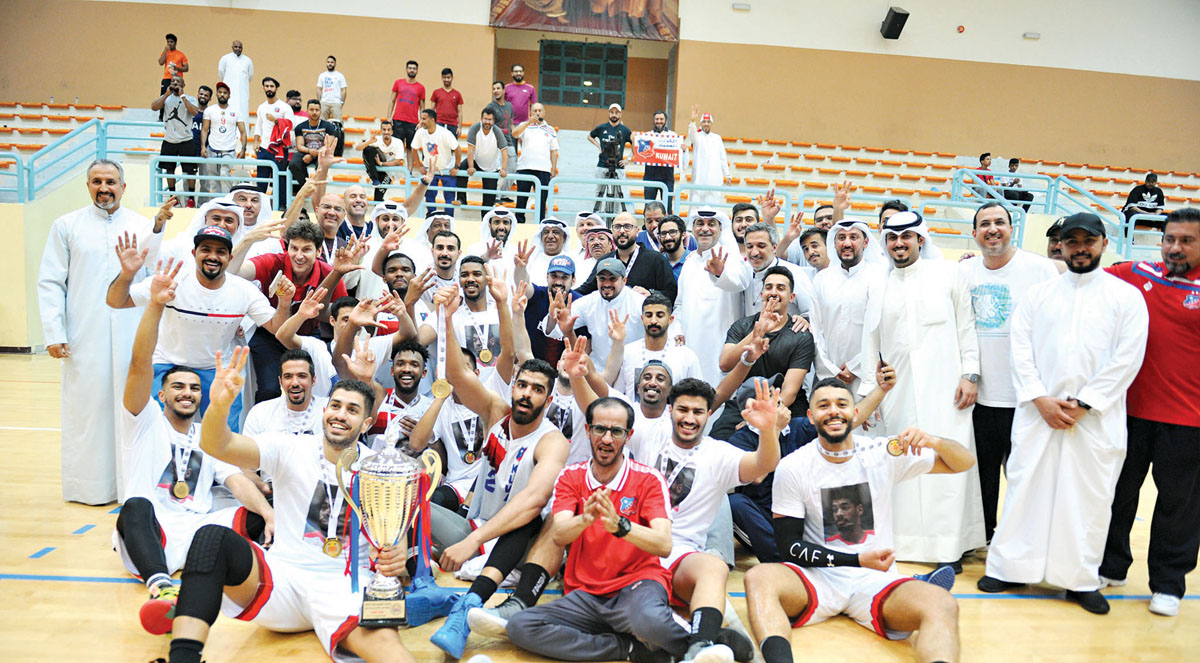 u0644u0627u0639u0628u0648 u00abu0627u0644u0643u0648u064au062au00bb u0645u062au0648u062cu0648u0646 u0628u0643u0623u0633 u0627u0644u0627u062au062du0627u062ft(u062au0635u0648u064au0631 u0633u0639u062f u0647u0646u062fu0627u0648u064a)