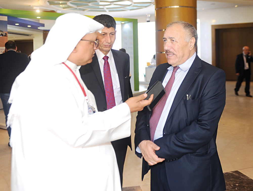 u0627u0644u0632u0628u0646 u0645u062au062du062fu062bu0627u064b u0644u0644u0632u0645u064au0644 u062eu0627u0644u062f u0627u0644u0634u0631u0642u0627u0648u064at (u062au0635u0648u064au0631 u0628u0633u0627u0645 u0632u064au062fu0627u0646)