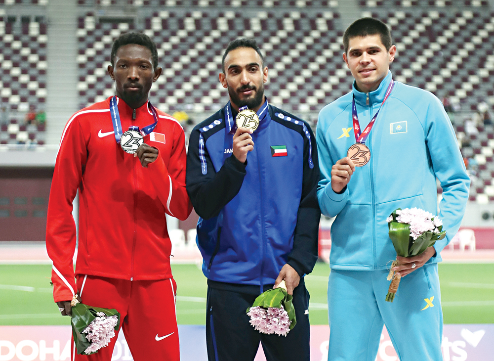 u064au0648u0633u0641 u0643u0631u0645 u064au0639u0631u0636 u0627u0644u0630u0647u0628u064au0629 u0639u0644u0649 u0645u0646u0635u0629 u0627u0644u062au062au0648u064au062c    t(u0631u0648u064au062au0631u0632)