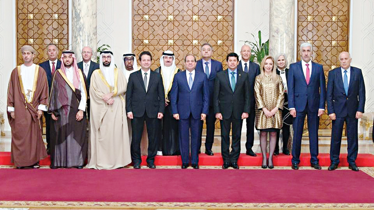 u0627u0644u0633u064au0633u064a u0648u0648u0632u0631u0627u0621 u0627u0644u0634u0628u0627u0628 u0627u0644u0639u0631u0628 u0641u064a u0635u0648u0631u0629 u062cu0645u0627u0639u064au0629 