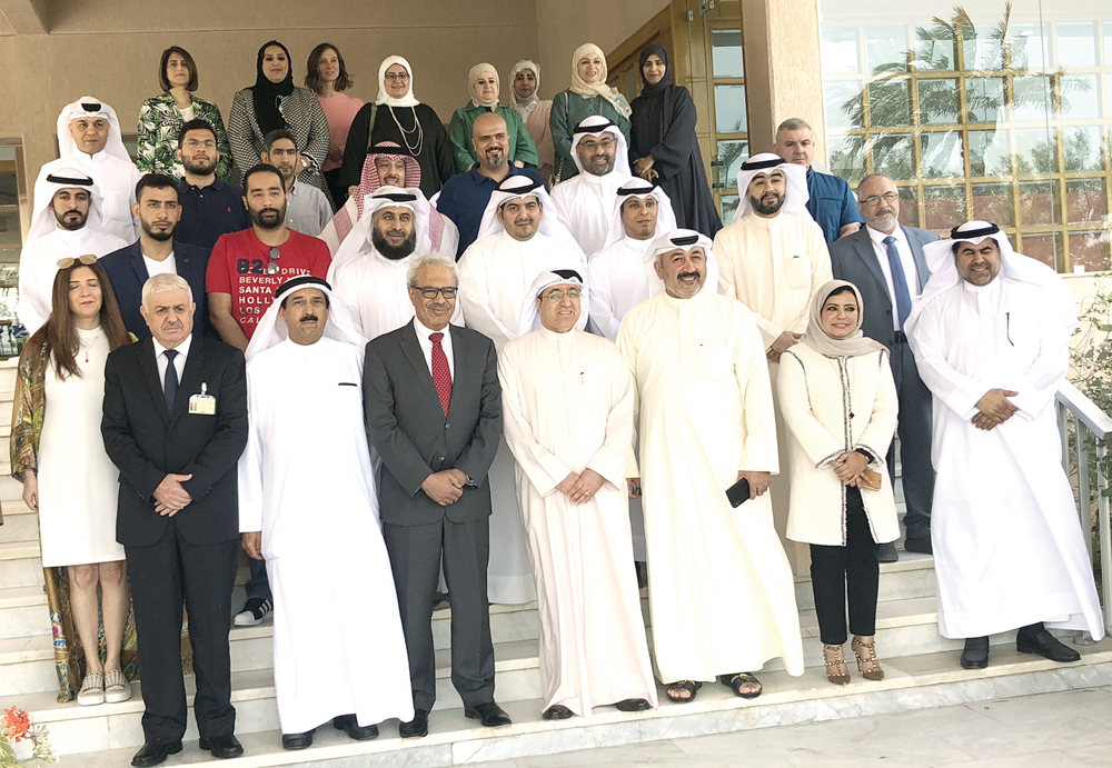 u0628u0648u0634u0647u0631u064a u0645u062au0648u0633u0637u0627u064b u0623u0639u0636u0627u0621 u0627u0644u0628u0631u0646u0627u0645u062c u0627u0644u062au062fu0631u064au0628u064a