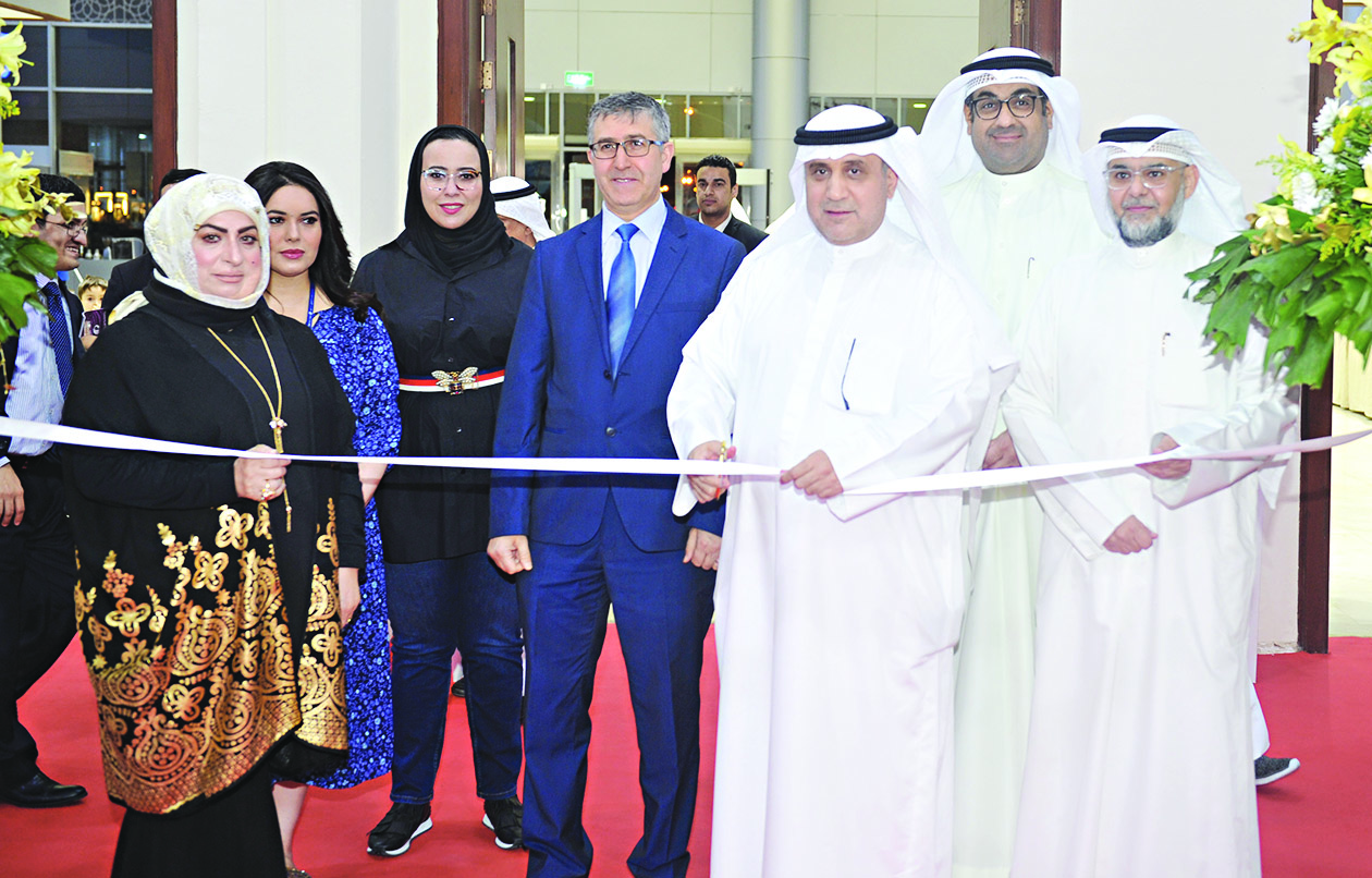 u062cu0627u0646u0628 u0645u0646 u0627u0641u062au062au0627u062d u0627u0644u0645u0639u0631u0636t (u062au0635u0648u064au0631 u0633u0639u062f u0647u0646u062fu0627u0648u064a)